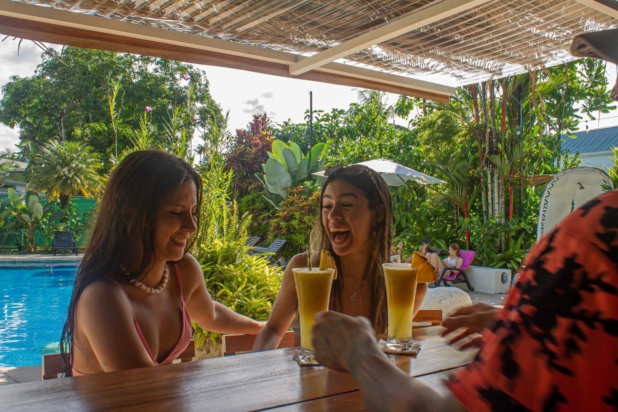 El Clan Hostel Puerto Viejo de Talamanca المظهر الخارجي الصورة
