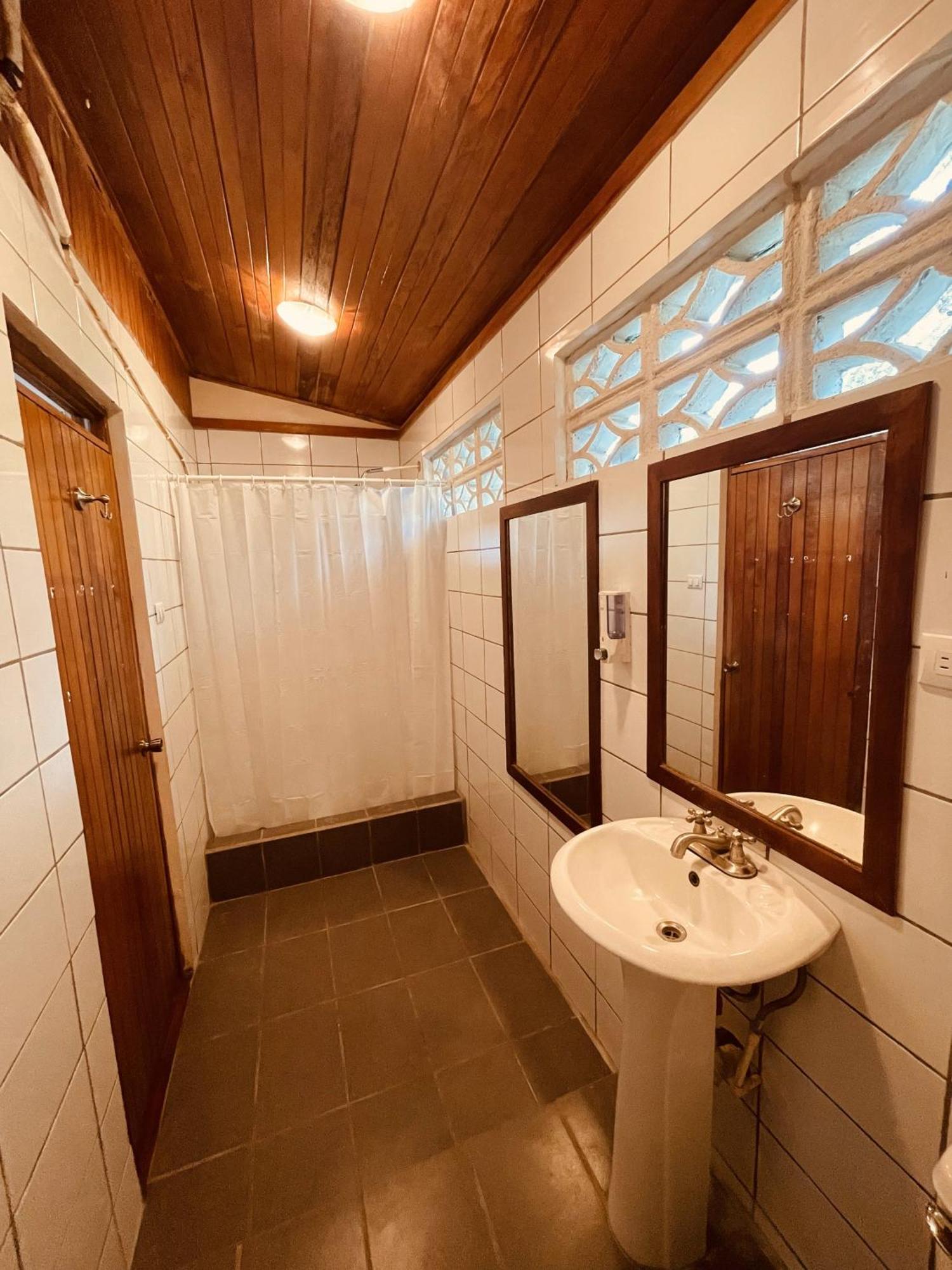 El Clan Hostel Puerto Viejo de Talamanca المظهر الخارجي الصورة